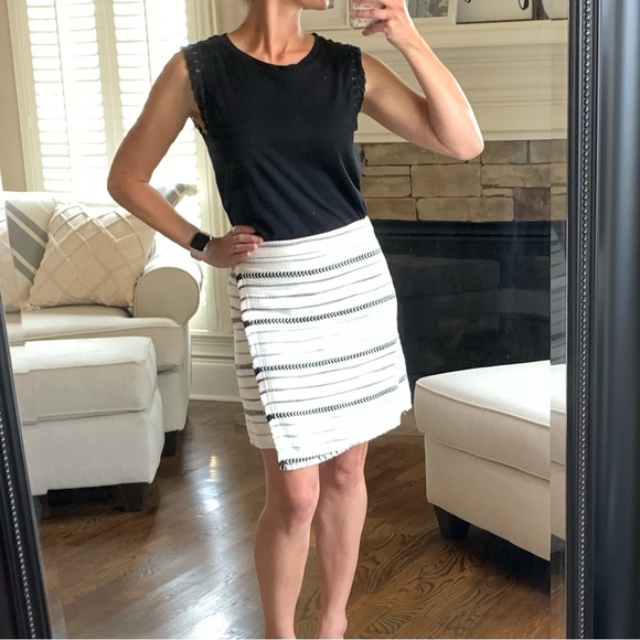 ANN TAYLOR LOFT Size 0P Faux Wrap Skirt Fringe White Blue Black 0 Petite - Picture 11 of 11